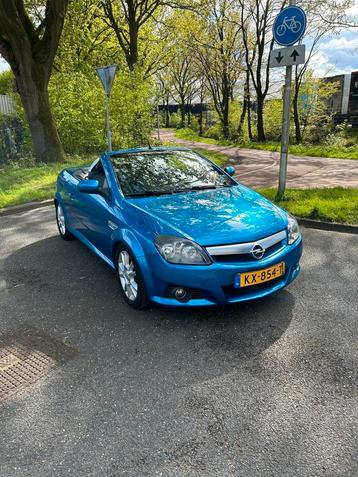 Opel Tigra Twintop 1.8 2005 Blauw 92KW