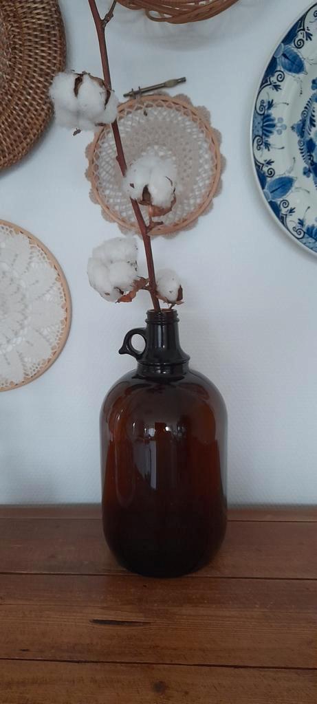 Grote Originele vintage bruine fles vaas met oor, Huis en Inrichting, Woonaccessoires | Vazen, Zo goed als nieuw, Overige kleuren
