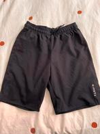 Gratis:voetbalbroekje,trainingsbroek maat 152, voetbalsokken, Maat S, Ophalen, Gebruikt, Broek