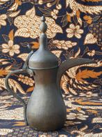 Mooie antieke Oosterse dallah of koffiekan van koper 30,3 cm, Ophalen of Verzenden, Koper