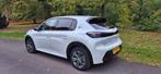 Zeer nette Peugeot e-208 Allure (2022) met diverse opties, 136 pk, USB, Leder en Stof, Wit