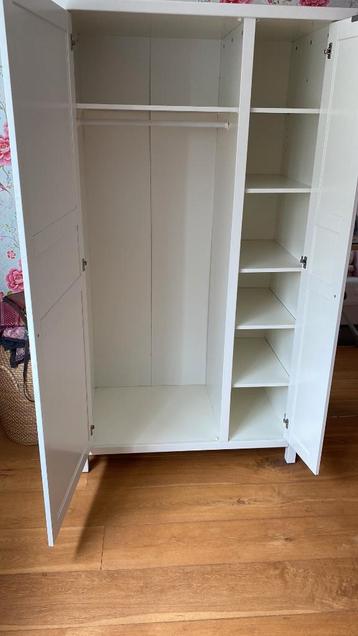 Hemnes kledingkast IKEA - afbeelding 1