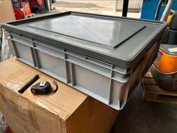 Kunstof bakken engels beschikbaar voor biedingen