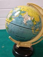 Wereld bol metaal met kunststof voet, Ophalen of Verzenden