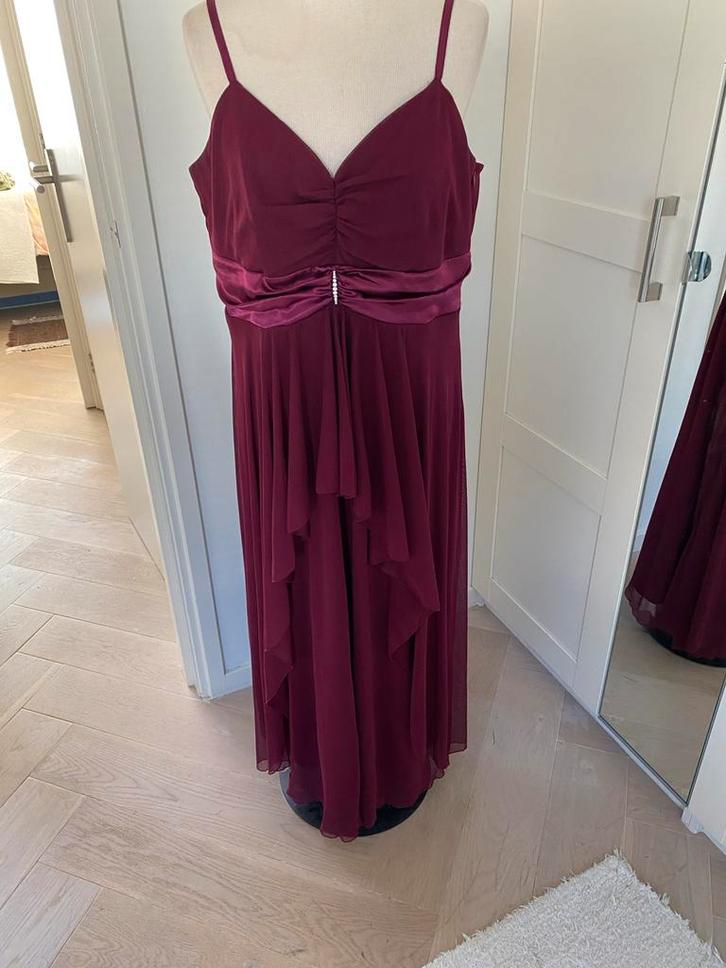 Mooie bordeaux rode jurk van Bodyflirt - Maat 46, Kleding | Dames, Gelegenheidskleding, Zo goed als nieuw, Galajurk, Maat 46/48 (XL) of groter