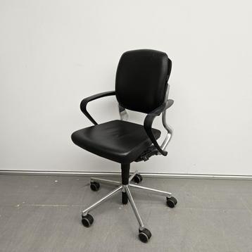 Ahrend 230 bureaustoel - zwarte lederen bekleding beschikbaar voor biedingen