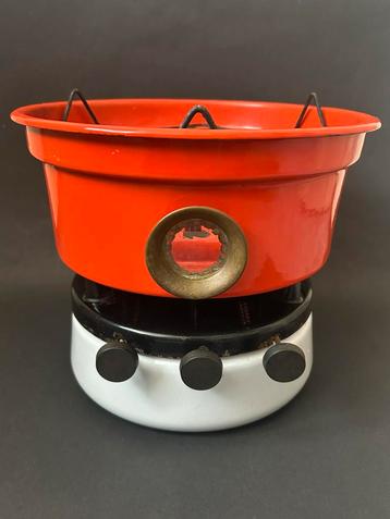 3-Pits Rood / Grijs Petroleumstel beschikbaar voor biedingen