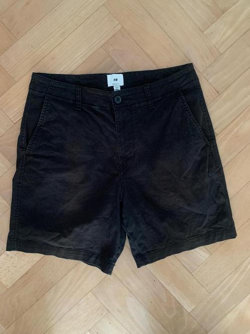 Korte broek zwart H&M S/30, Kleding | Heren, Broeken en Pantalons, Zo goed als nieuw, Maat 46 (S) of kleiner, Zwart, Ophalen of Verzenden