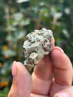 Pyriet Mineraal Stuk, Verzamelen, Mineralen en Fossielen, Ophalen of Verzenden, Mineraal