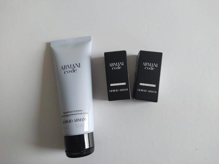 Nieuw Armani Code 2x Parfum Miniatuur 7 ml & Bodylotion 75ml, Sieraden, Tassen en Uiterlijk, Uiterlijk | Parfum, Nieuw, Ophalen of Verzenden