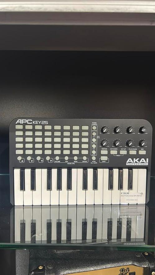 Akai APC key25, Muziek en Instrumenten, Midi-apparatuur, Zo goed als nieuw, Ophalen of Verzenden
