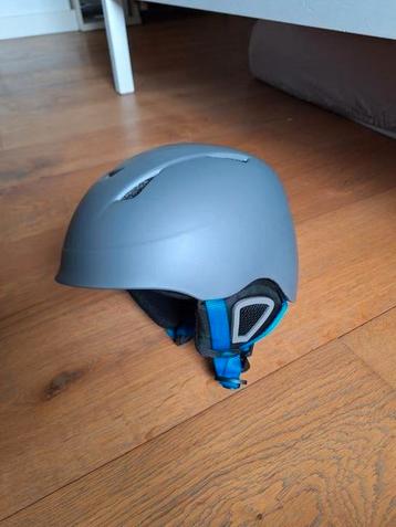Grijze Skihelm - Klasse B | Zo goed als nieuw  beschikbaar voor biedingen