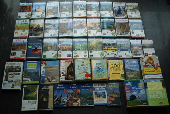 Diverse Capitool Reisgidsen. oa -- Nieuwzeeland / Boedapest, Boeken, Reisgidsen, Zo goed als nieuw, Reisgids of -boek, Europa