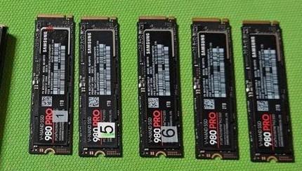 Samsung 980 Pro SSD 1/2TB met Heatsink - Zo goed als nieuw, Computers en Software, Harde schijven, Zo goed als nieuw, Console