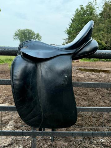 Kentaur Artemis Dressuurzadel 17.5 inch, boommaat 3 beschikbaar voor biedingen