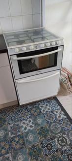oven vaatwasser en gasfornuis in een, Ophalen, Gebruikt, 4 kookzones, Gas