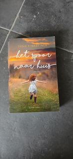 Susie Finkbeiner - Het spoor naar huis, Ophalen of Verzenden, Gelezen, Susie Finkbeiner