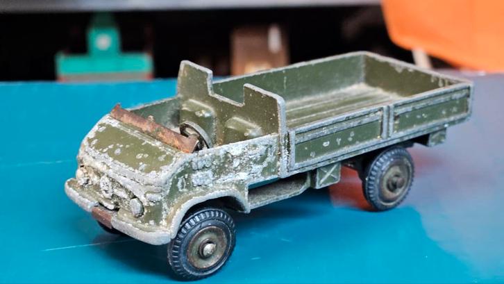 Dinky Toys Mercedes-Benz Unimog 821, Hobby en Vrije tijd, Modelbouw | Auto's en Voertuigen, Gebruikt, Truck, 1:50 of kleiner, Overige merken