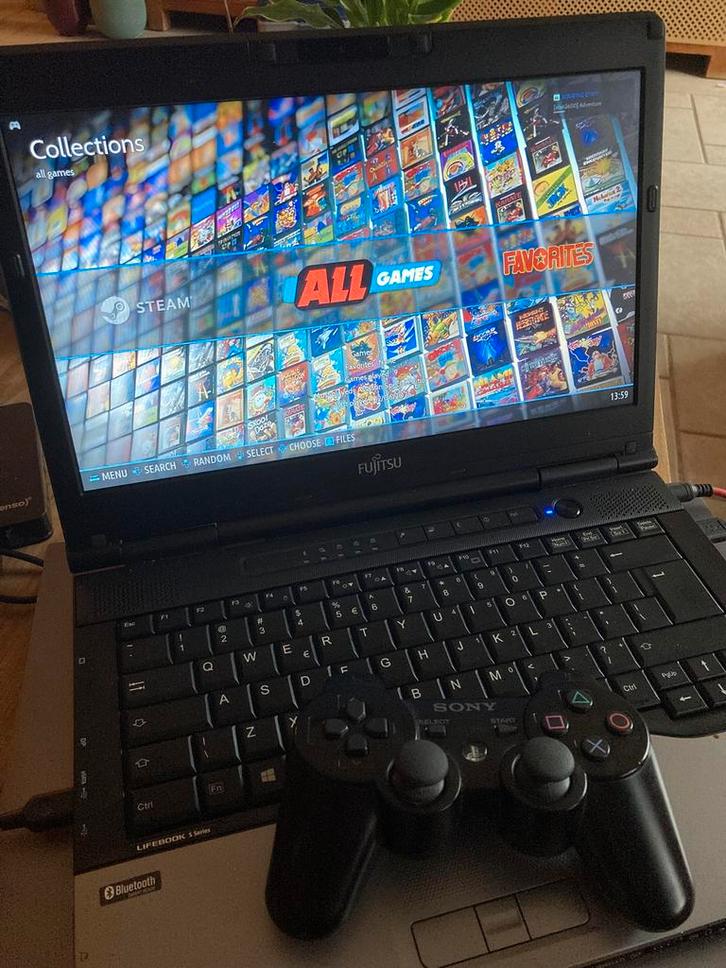 Fujitsu i5 Batocera Retrostation + Oplader & Docking Station, Computers en Software, Windows Laptops, Gebruikt, 15 inch, HDD, 2 tot 3 Ghz