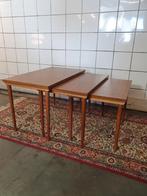 Vintage nesting tables, mimiset jaren 60 70 formica, Huis en Inrichting, Ophalen of Verzenden, Zo goed als nieuw