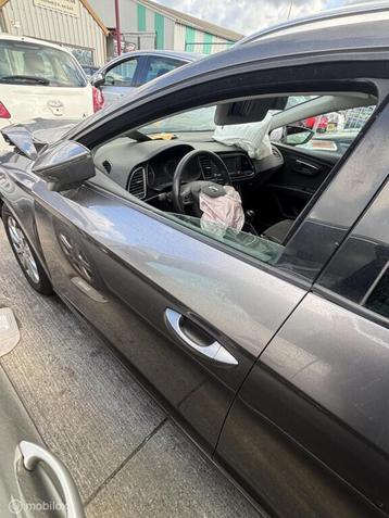 Voordeur links linksvoor Seat Leon ST 5F ('13->) beschikbaar voor biedingen