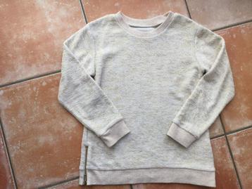 Super mooie ecru meiden sweater met gouddraadje, maat 134 beschikbaar voor biedingen