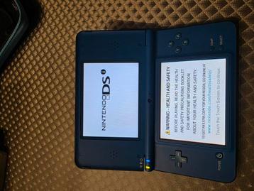 Nintendo DSi XL blauw met games en extra's beschikbaar voor biedingen