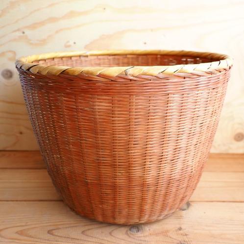 Rieten mand prullemand bloempot, Huis en Inrichting, Woonaccessoires | Schalen en Manden, Zo goed als nieuw, Mand, Rond, Riet
