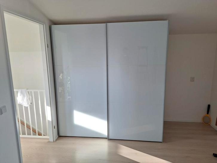 Jutzler kledingkast met glazen schuifdeuren (2m breed), Huis en Inrichting, Kasten | Kledingkasten, Gebruikt, 200 cm of meer, 200 cm of meer