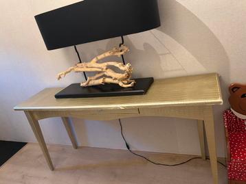Eric kuster sidetable beschikbaar voor biedingen