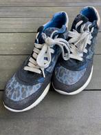 Vingino kinder/ damesschoenen maat 38, Ophalen of Verzenden, Zo goed als nieuw, Sneakers of Gympen