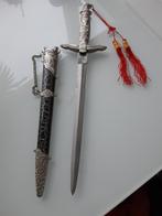 Schitterend dolk in houder, Hobby en Vrije tijd, Kostuums, Theaterbenodigdheden en LARP, Ophalen of Verzenden, Zo goed als nieuw
