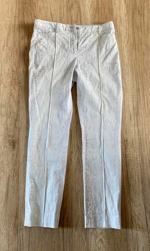 Claudia Sträter, witte broek met reptiel print mt 34, Kleding | Dames, Broeken en Pantalons, Zo goed als nieuw, Maat 34 (XS) of kleiner