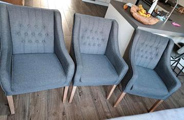 Eetkamerstoelen  beschikbaar voor biedingen