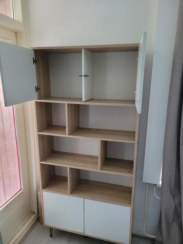 Boekenkast en tv meubel