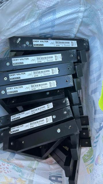 18x IKEA EKBY VALTER plankdragers (18cm) beschikbaar voor biedingen