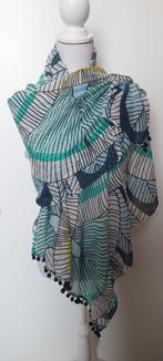 (SJAAL09) breede blauw/groene sjaal met kleine pompoms, Ophalen of Verzenden, Zo goed als nieuw, Sjaal