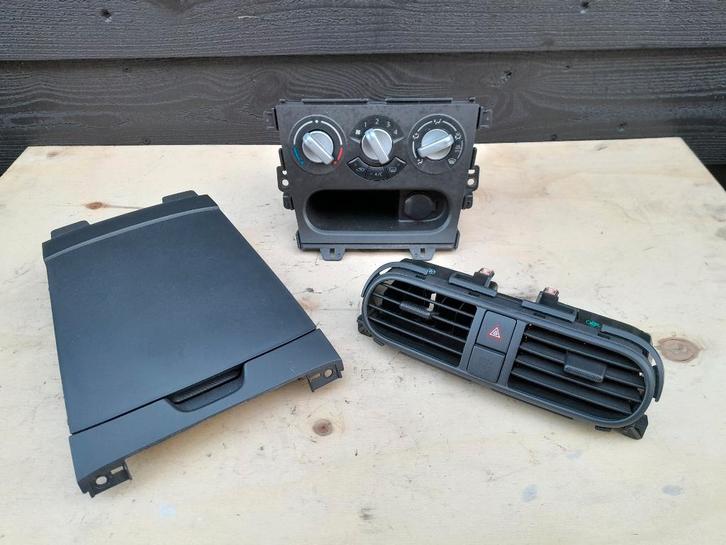 Kachelbedieningspaneel + Roosters + Bakje - OPEL AGILA B, Auto-onderdelen, Dashboard en Schakelaars, Opel, Gebruikt, Verzenden