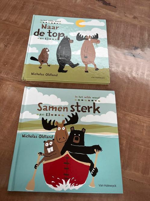 In het wilde woud: 2 boeken, Boeken, Kinderboeken | Jeugd | onder 10 jaar, Zo goed als nieuw, Fictie algemeen, Ophalen of Verzenden