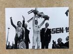 Org z/w foto 20x30 cm winnaar Wil Hartog 25-06-1977 TT Assen, Verzenden, Nieuw, Motoren