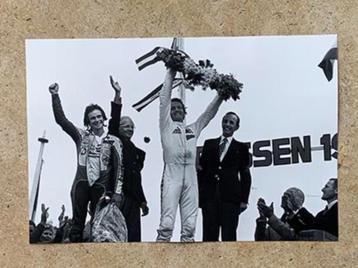 Org z/w foto 20x30 cm winnaar Wil Hartog 25-06-1977 TT Assen beschikbaar voor biedingen
