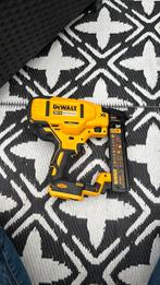 DeWALT DCN681N Accu niettacker 12-38mm 18V XR Basic Body, Ophalen of Verzenden, Zo goed als nieuw