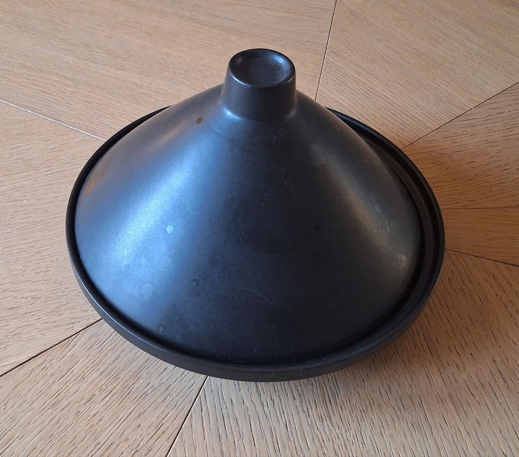 Tajine zwart 24 cm, Ophalen of Verzenden, Zo goed als nieuw