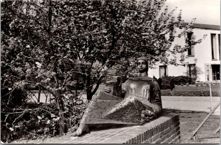 Schaesberg Landgraaf - Standbeeld de Stenenmaagd (2x), Verzamelen, Ansichtkaarten | Nederland, Ongelopen, Limburg, 1960 tot 1980