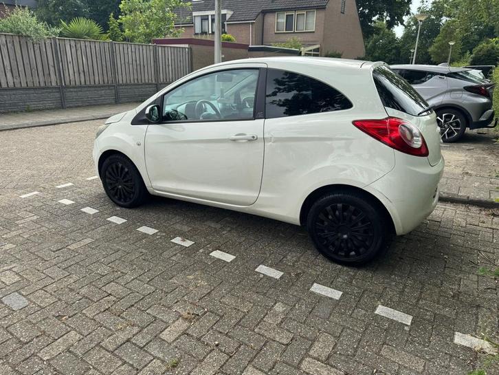 MOET NU WEG! Ford Ka 1.2 51KW 2009 Wit, Auto's, Ford, Particulier, Ka, Benzine, B, Hatchback, Handgeschakeld, Origineel Nederlands