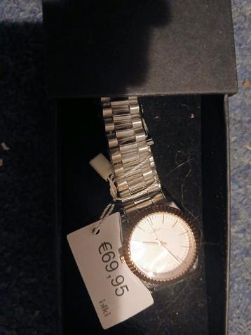 Nieuw Dameshorloge - IKKI beschikbaar voor biedingen