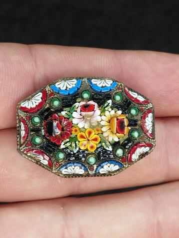 zeldzame oude broche met micromozaïekmarkering, Italië beschikbaar voor biedingen