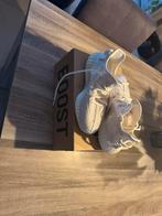 YEEZY BOOST 350 V2, Kleding | Heren, Schoenen, Ophalen of Verzenden, Nieuw, Wit, Yeezy Boost 350 V2