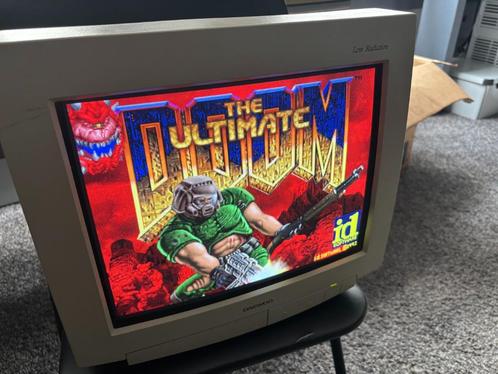 Daewoo CMC-1502B1 - 15 inch CRT monitor, Computers en Software, Vintage Computers, Ophalen