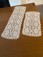 2 gehaakte tafelkleedjes lopers nieuw, Ophalen of Verzenden, Nieuw, Rechthoek